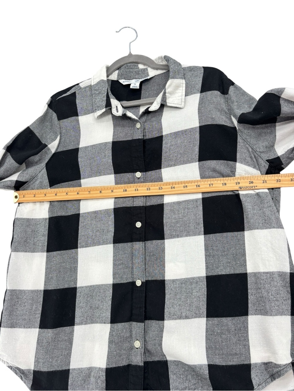Old Navy Women’s Classic Flannel White and Black Buffalo Check in Size XL - Picture 8 of 16